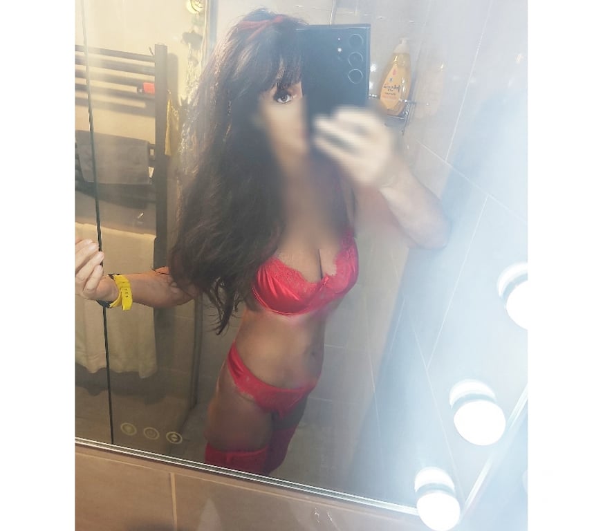 Escorts Belfast Malone - Belfast - Photos for Irish Trolley Dolly..