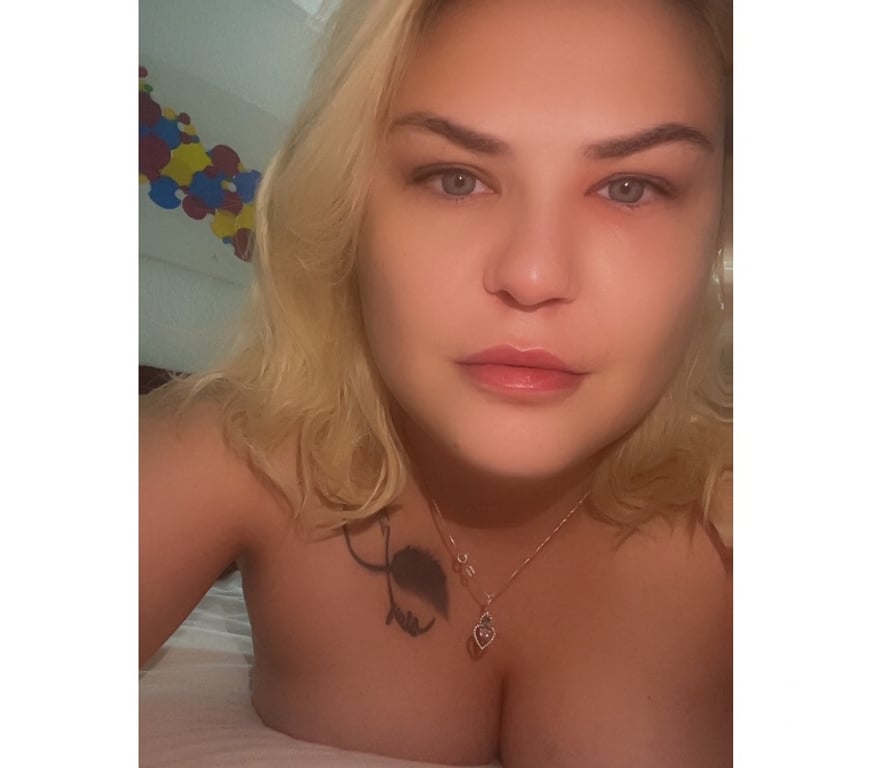 Escorts Essex Basildon - Photos for English blonde party girl for OUTCALL - Duo Available