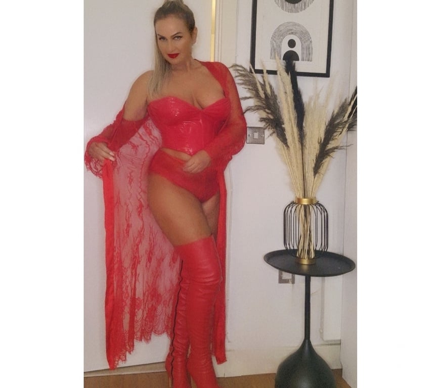 Escorts West Midlands Birmingham - Photos for Emmanuelle .mature ,hot and sensual, 100%real pictures