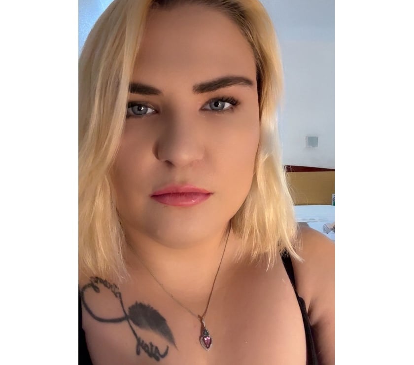 Escorts Hertfordshire Stevenage - Photos for Blonde Essex Party Girl - Incall & Outcall