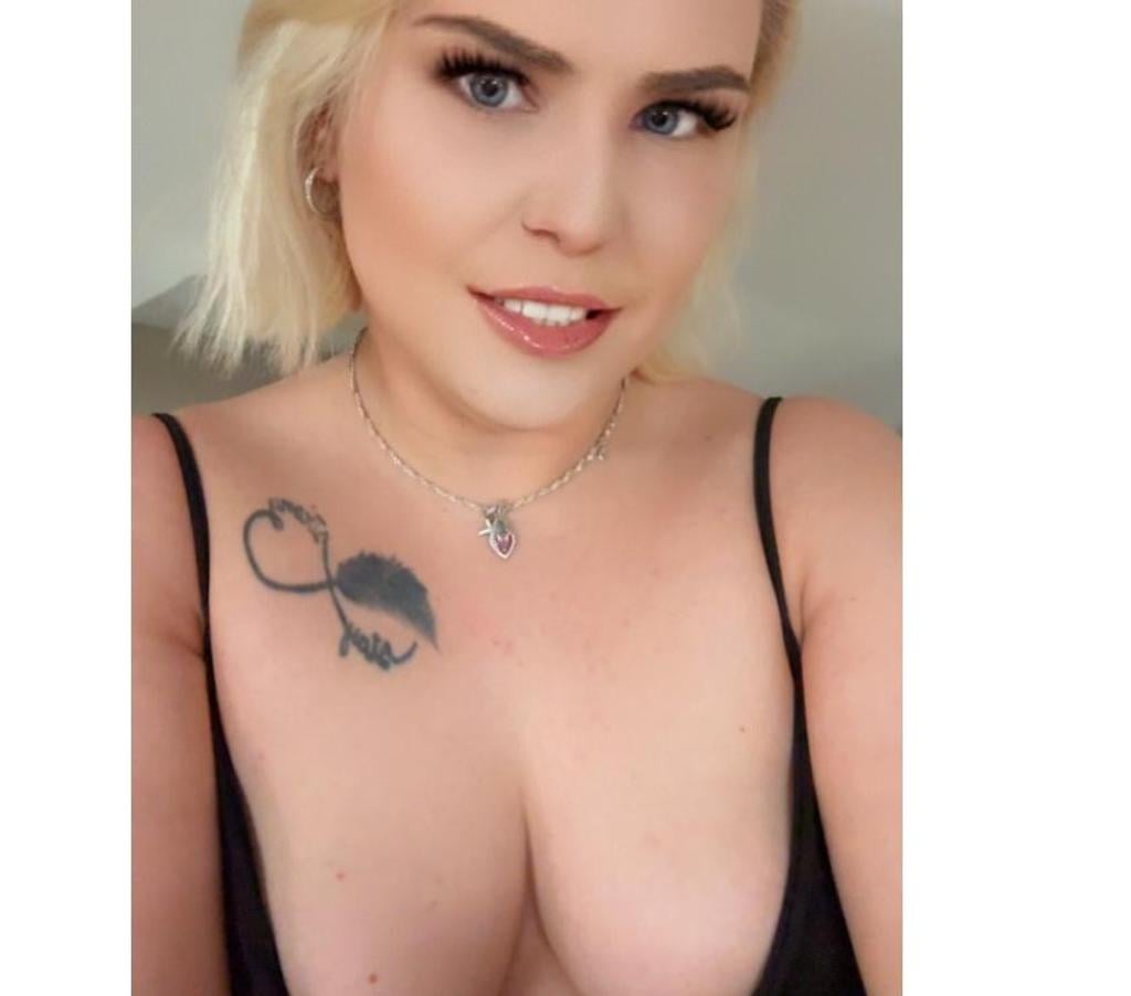 Escorts Hertfordshire Stevenage - Photos for Blonde English Essex Party Girl - Incall & Outcall