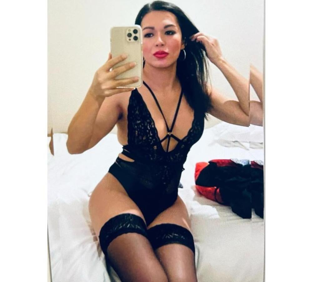 Trans Escorts West Yorkshire Leeds - Photos for Asian Trans top and bottom waiting for you