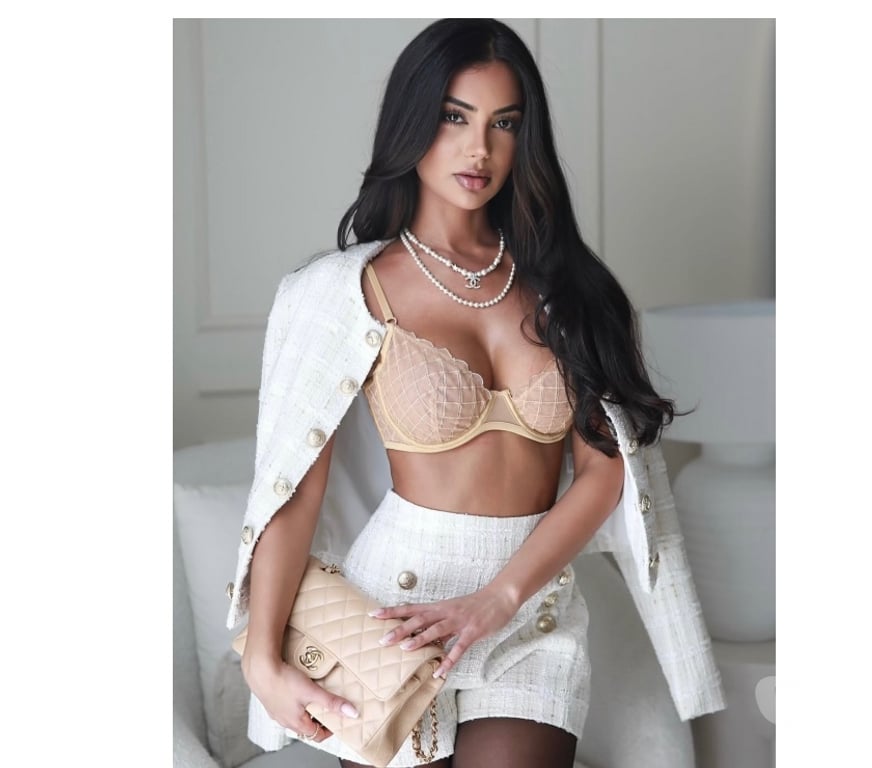 Escorts North London Shoreditch High Street Station - North London - Photos for JHENNY 🍷 THE BEST EXPERIENCE