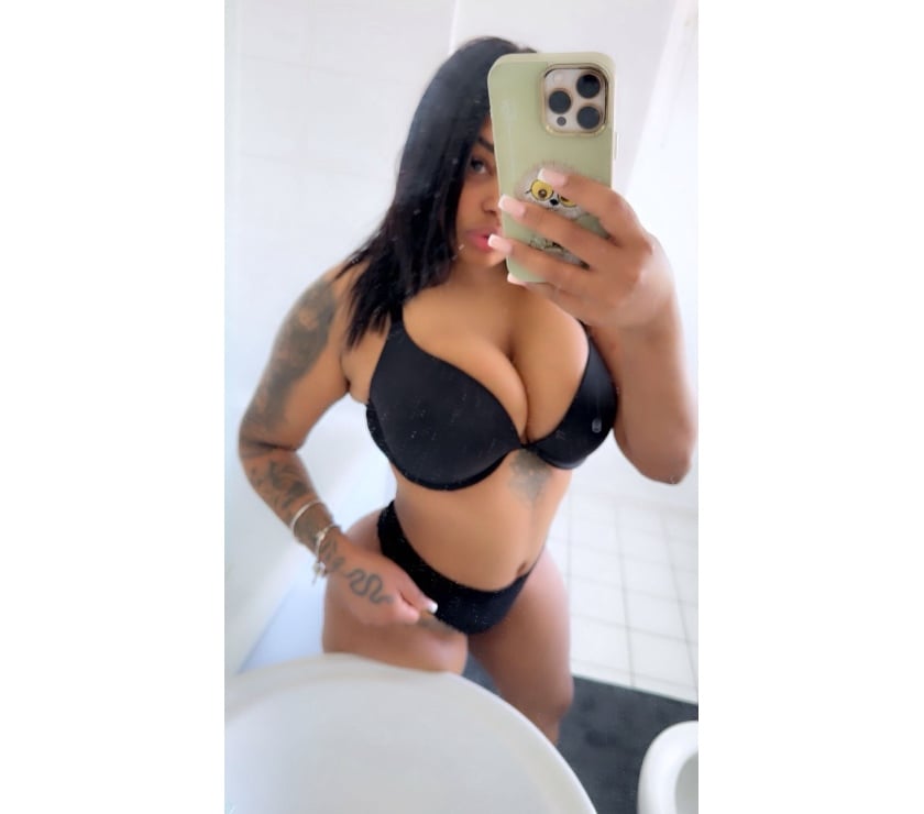 Escort Enfield Town Centre Enfield - Photos for YOLI NO RUSH SERVICE 💯🥰 Really 100%