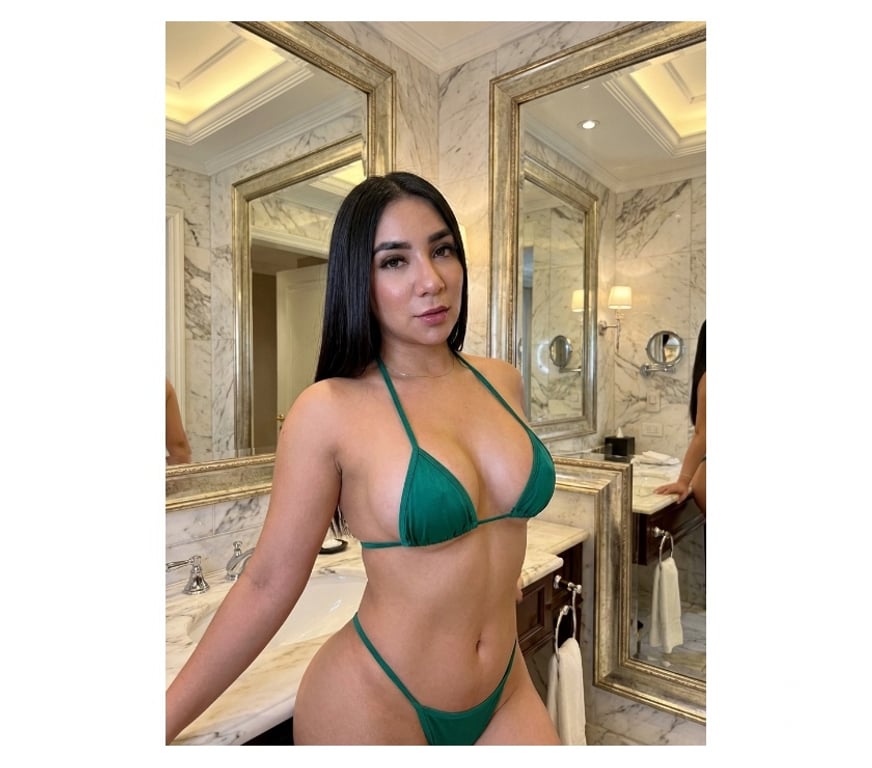 Escorts North London Enfield - Photos for Exotic Raven Haired Goddess - Stunning Curves 💋