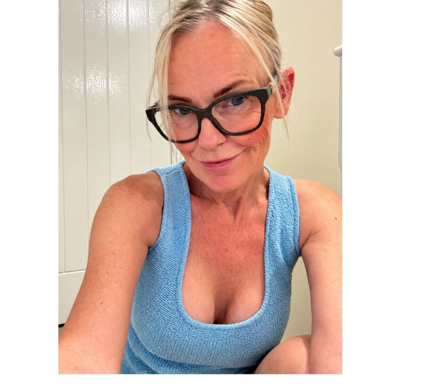 Adult Entertainment Greater Manchester Manchester - Photos for Naughty Cougar SELLING CONTENT TODAY
