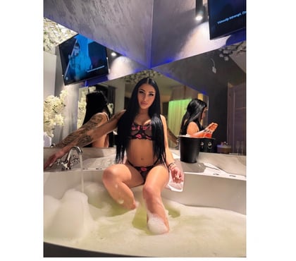 Escort Cheshunt Broxbourne - Photos for Friendly Meetups with a Spark and Party Energy