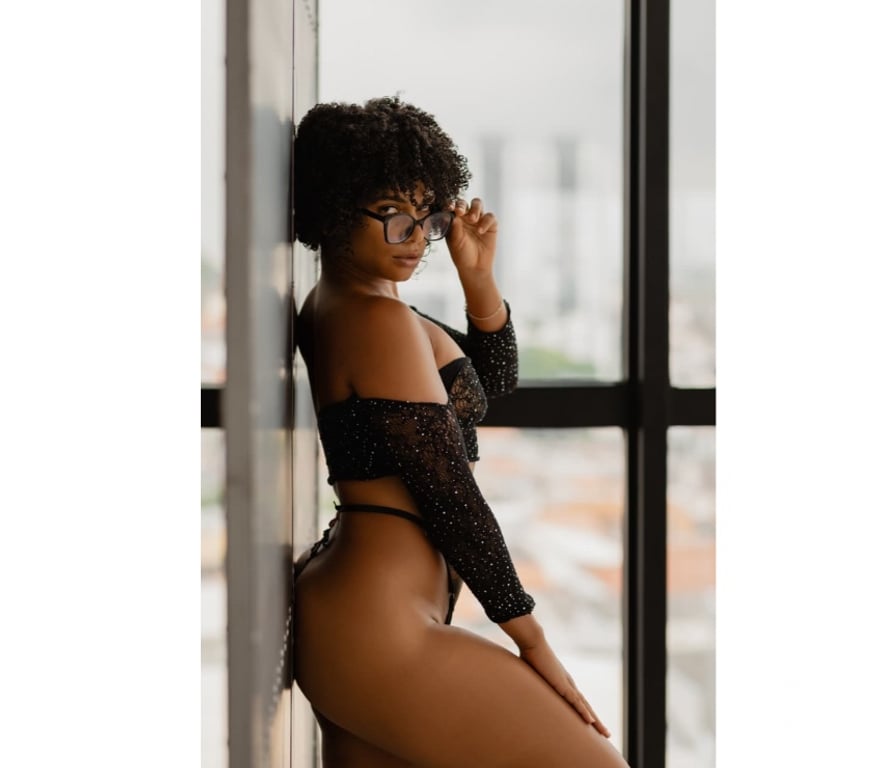 Escorts South West London South Wimbledon - South West London - Photos for Wimbledon , South Wimbledon, Merton Brazilian party Girl