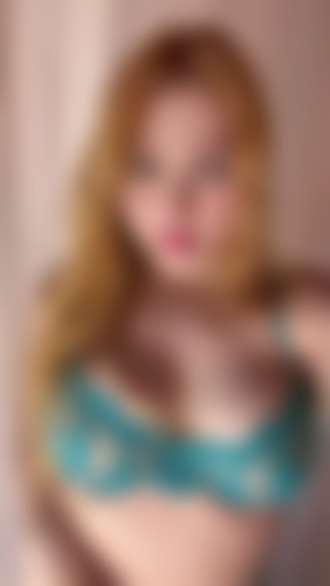 Escorts East London Canary Wharf - DLR Station - East London - 