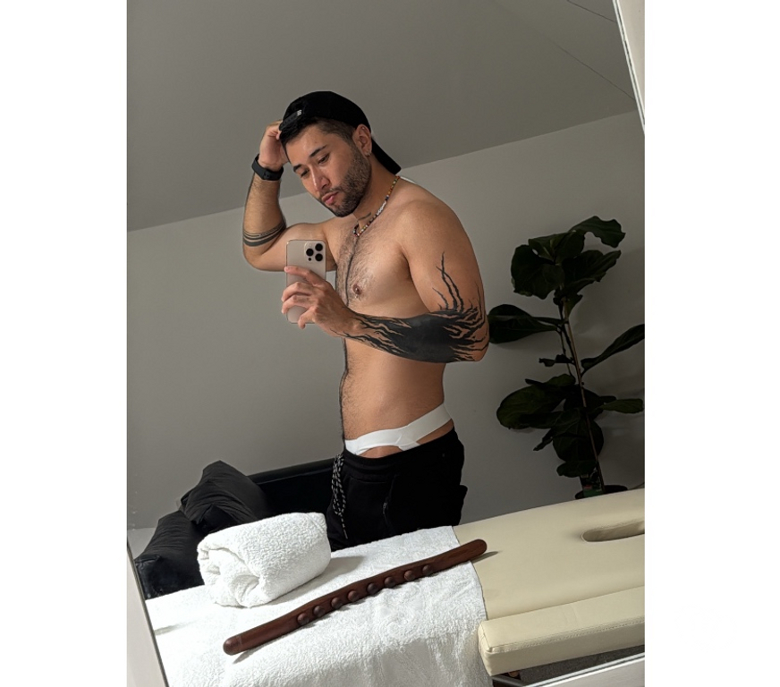 Gay massage West Midlands Sandwell - Photos for XL Colombian BOY 🔥 07351736785