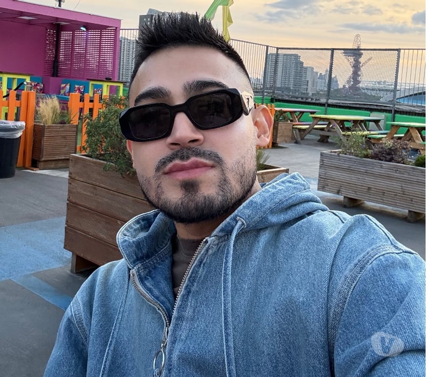 Gay massage Greater Manchester Stockport - Photos for Camilo. Colombia 🇨🇴 (💬 07899 031585)