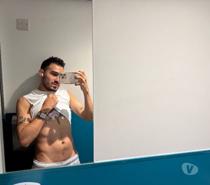 Gay escorts Barking Station East London - Photos for Camilo. Colombia 🇨🇴 (💬 07899 031585)