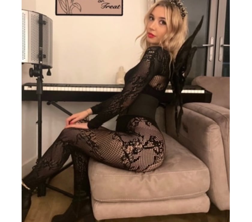 Adult Entertainment London Gatwick Airport Crawley - Photos for Let’s chat!! 07716546535