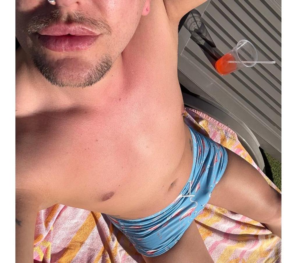  Gay massage South Yorkshire Barnsley - Photos for Smooth, tattooed, blonde lad. Satisfaction guaranteed.