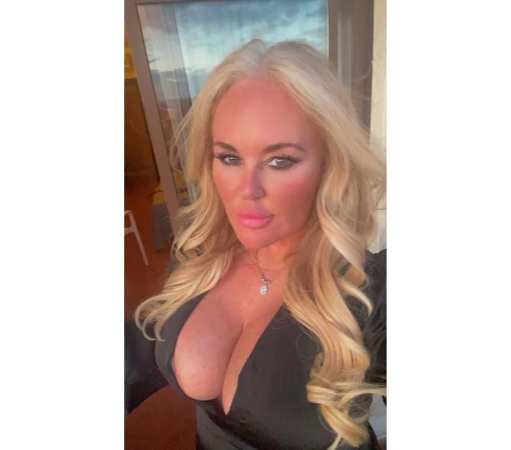 Escorts West Midlands Walsall - Photos for Stunning Welsh Blonde