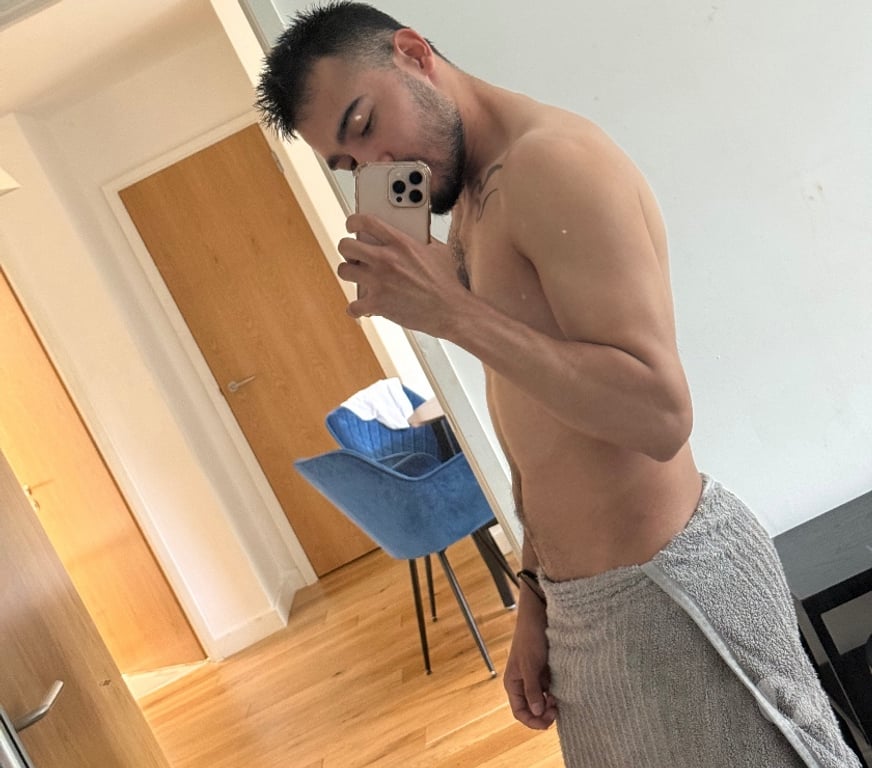 Gay massage Greater Manchester Oldham - Photos for Camilo and martin 🇨🇴WhatsApp: 07899031585