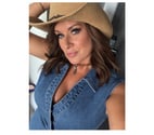Mayfair - Central London — Petite Mature Sexy MILF, big bust, brunette - online now