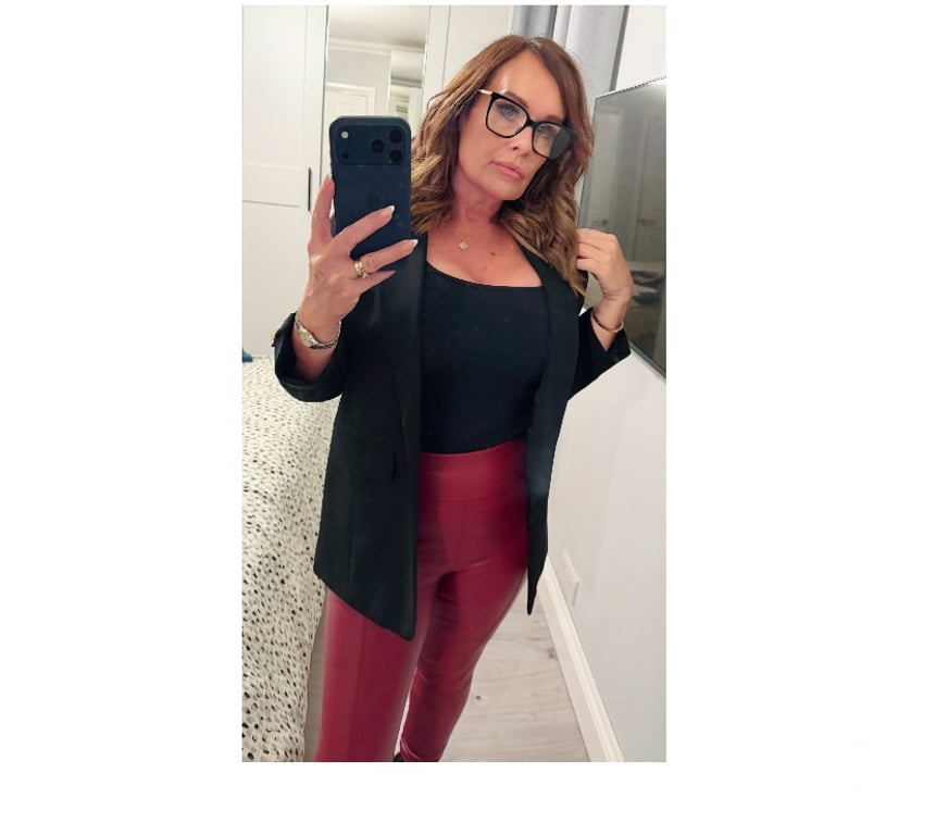 Adult Entertainment Central London Mayfair - Central London - Photos for Mature MILF, busty brunette, content bundles, come and 👀