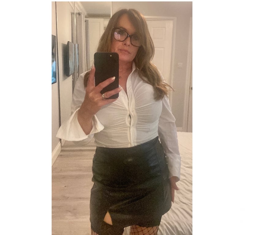 Adult Entertainment Central London Mayfair - Central London - Photos for Naturally Sexy, Classy, MILF, Blue eyed, busty brunette