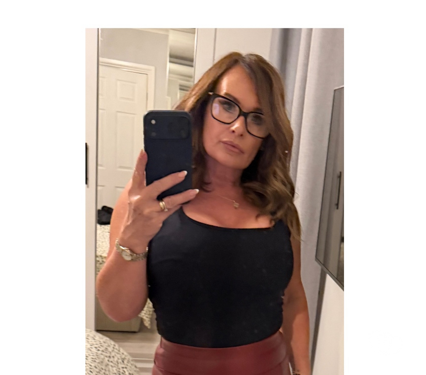 Adult Entertainment Central London Mayfair - Central London - Photos for Naturally Sexy, Mature MILF, Blue eyed, busty brunette