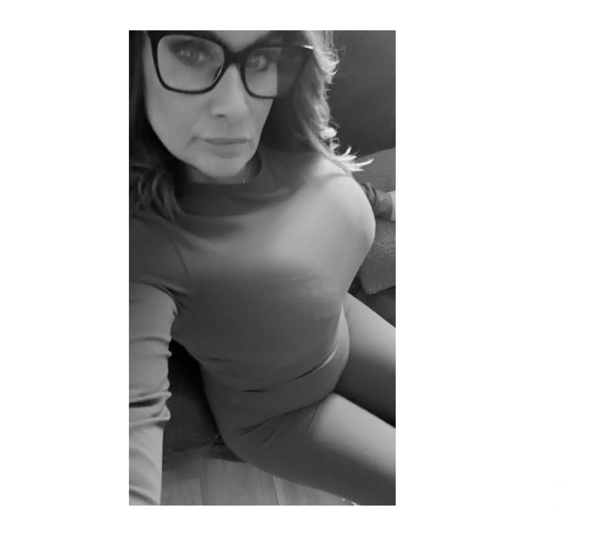 Adult Entertainment Central London Mayfair - Central London - Photos for Mature MILF, big bust, curvy, brunette,see content bundles