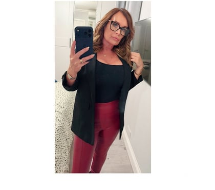 Adult Entertainment Mayfair Central London - Photos for Mature MILF, busty brunette, content bundles, come and 👀