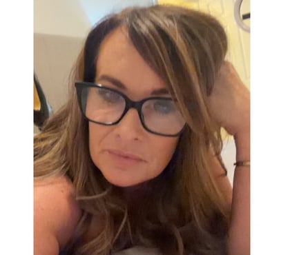 Photos for Naturally Sexy, Classy, MILF, Blue eyed, busty brunette