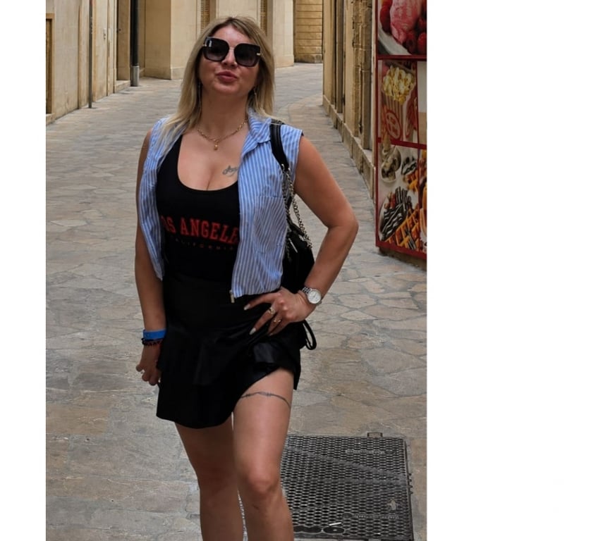 Escorts East London East Ham - East London - Photos for Ella GFE !😍 Party girl !💛💚🧡