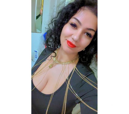 Duo Escorts & Erotic Massage East Ham East London - Photos for Carla GFE !😍 Party girl !💛💚🧡