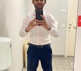 Slim, fit & young-looking 32yo active guy.