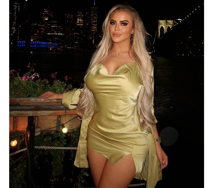 Escorts Essex Brentwood - Photos for Blonde, Blue eyed, British, Busty babe!
