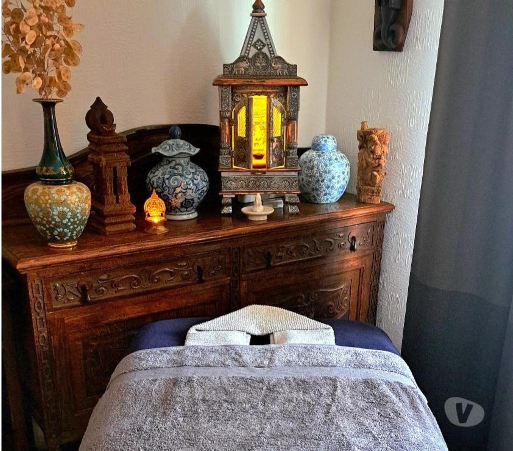 Full body massage West Midlands Birmingham - Photos for Male Therapist for a Relaxing Holistic Full Body Massage