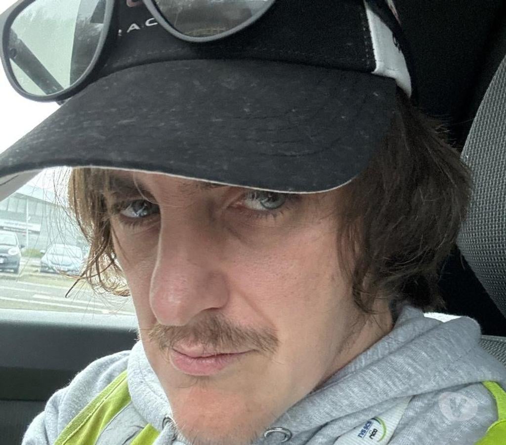 adult personals Bedfordshire Central Bedfordshire - Photos for Looking for females only