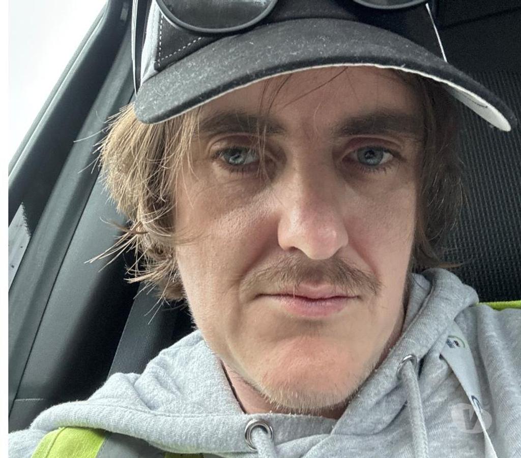 adult personals Bedfordshire Central Bedfordshire - Photos for Looking for females only