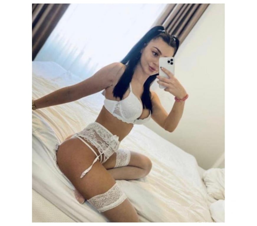 Escorts Essex Thurrock - Essex - Photos for Lola new party girl