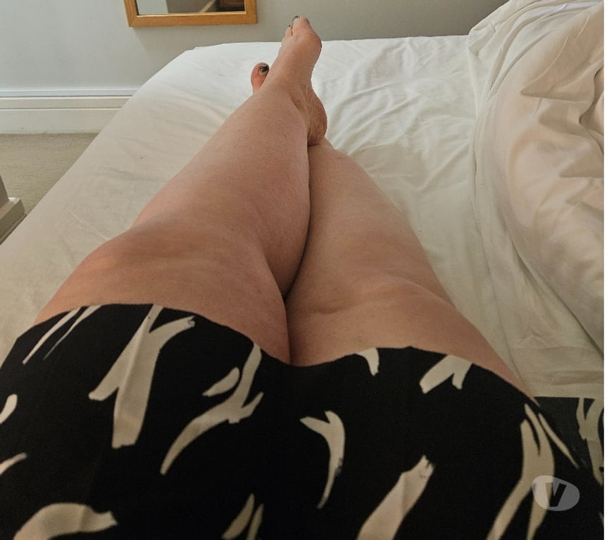 Escorts Bedfordshire Luton - Photos for Visiting for 1 night only- big girls have fun too!