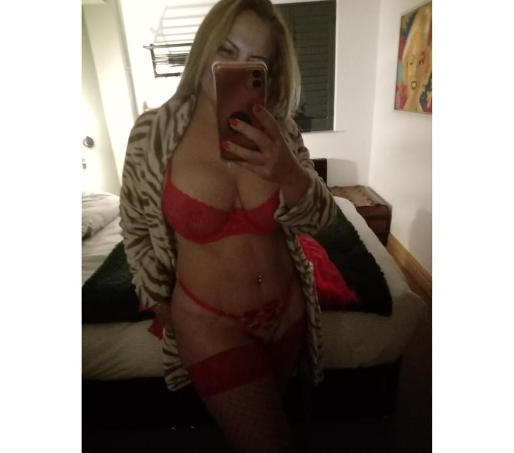Escorts Wiltshire Trowbridge - Wiltshire - Photos for HOT 🔥ELLA 🇧🇷BRAZILIAN BIG BUM😍