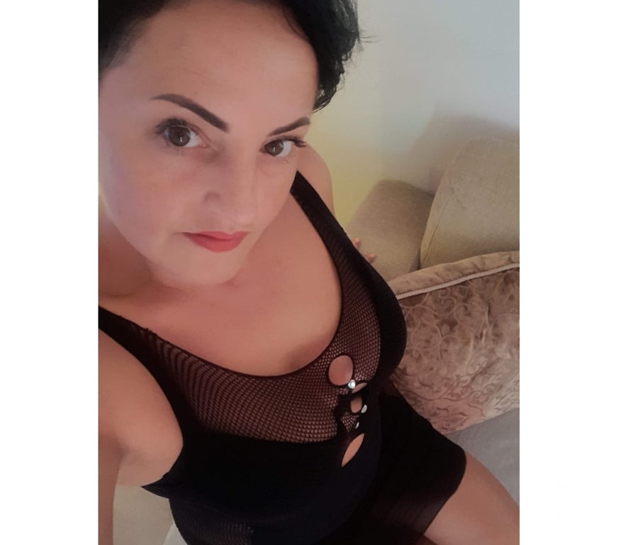 Escorts Buckinghamshire Milton Keynes - Photos for Hi,i'm Ella ,44 years❤️milf,party girl 🥳