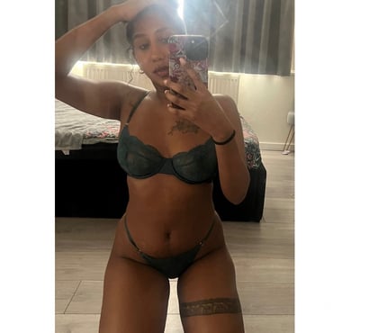 Escorts Upminster Havering - Photos for Razrbabii 💘 Slim Blasian