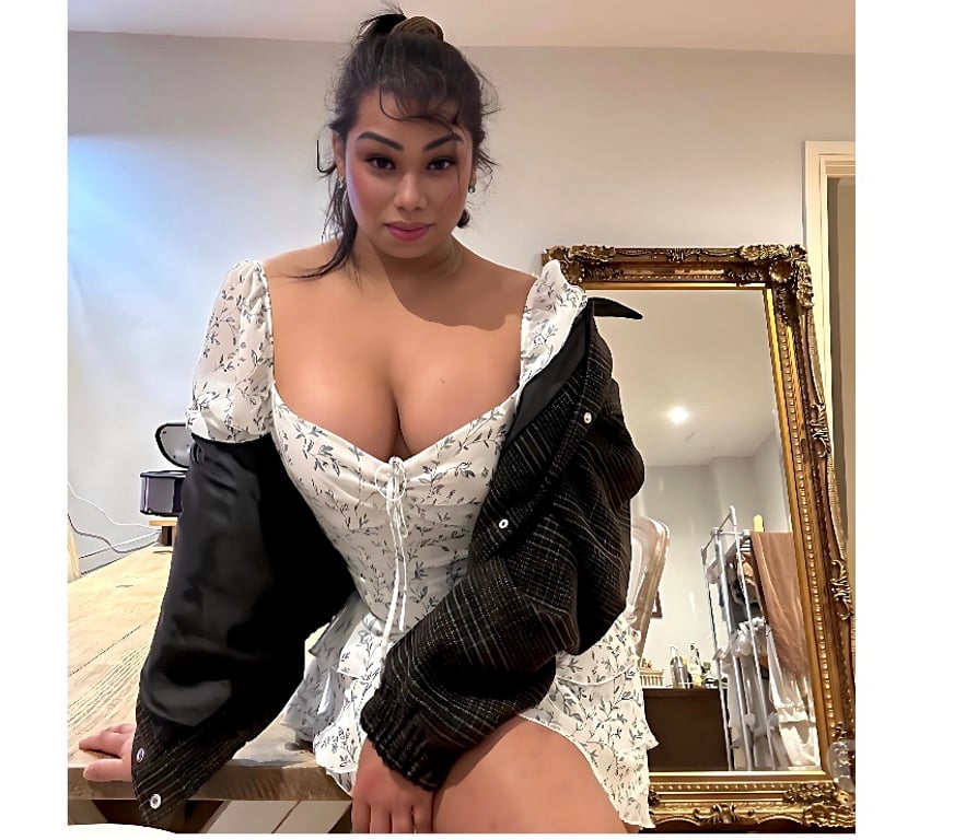 Trans Escorts South West London Fulham Broadway Station - South West London - Photos for Iris Valentina. ❤️❤️❤️