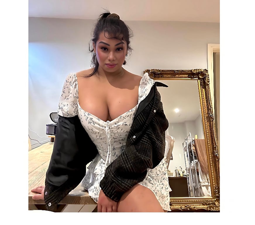 Trans Escorts South West London Fulham Broadway Station - South West London - Photos for Iris Valentina. ❤️❤️❤️