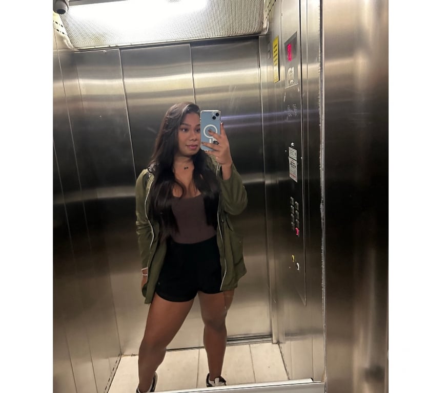 Trans Escorts South West London Fulham Broadway Station - South West London - Photos for Iris Valentina. ❤️❤️❤️