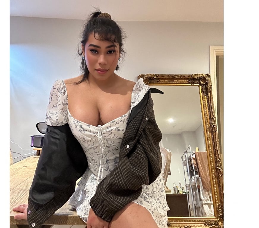 Trans Escorts South West London Fulham Broadway Station - South West London - Photos for Iris Valentina XXl 🌸🌼🌸🌼