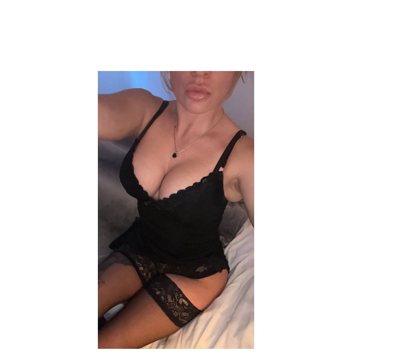 Escorts West Yorkshire Leeds - Photos for PLAYBOY MODEL MILF OUTCALLS ONLY