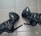 PLAYBOY MODEL MILF OUTCALLS ONLY