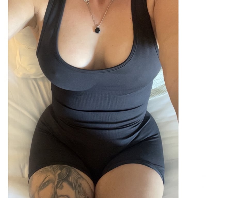 Escorts West Yorkshire Leeds - Photos for PLAYBOY MODEL MILF OUTCALLS ONLY