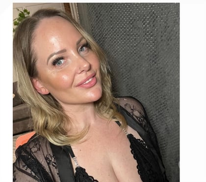 Adult Entertainment Bagshot Surrey Heath - Photos for Classy Blonde 30s NEW NUMBER 07457403442