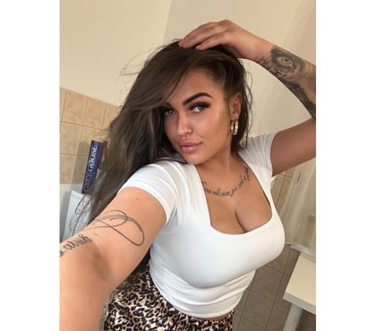 Escorts and Massages Birmingham City Centre Birmingham - Photos for Hi Babe Hungarian horny beauty is waiting for you !!!!