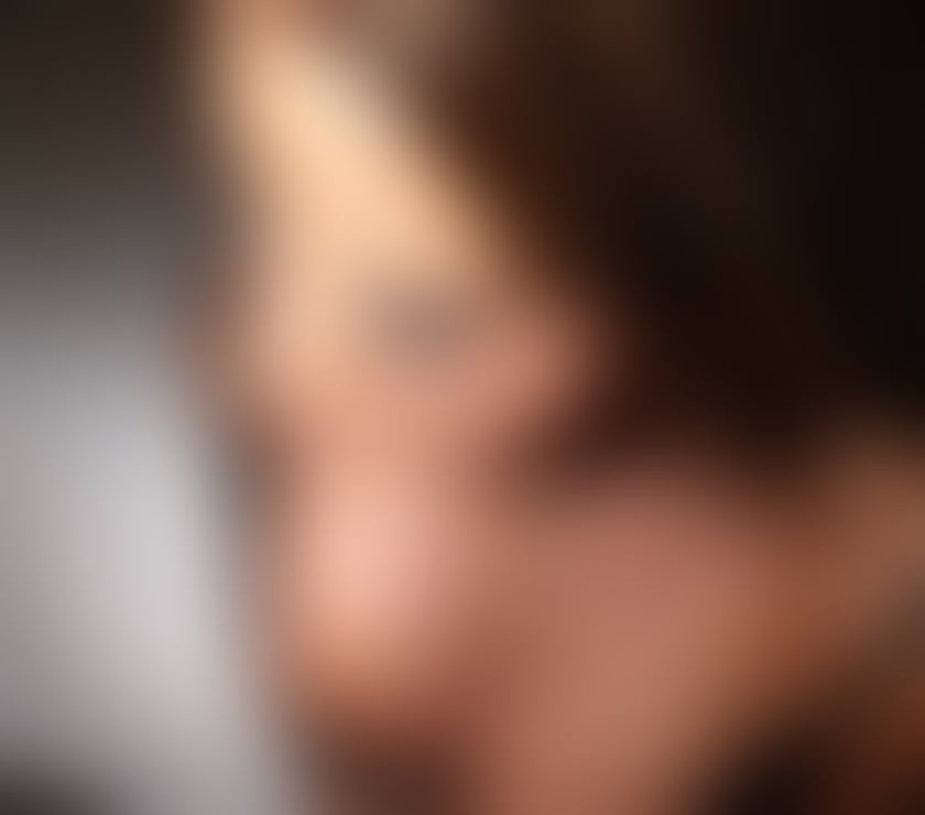 Escorts Slough Farnham Royal - Slough - Photos for New English, busty, fun loving , naughty MILF !!!