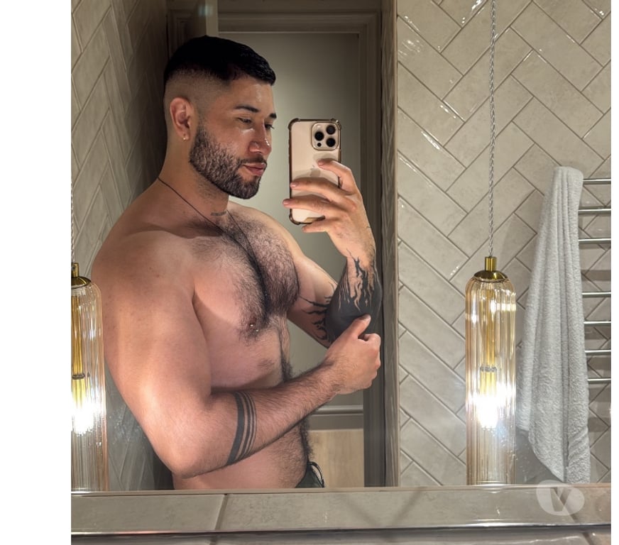  Gay massage South West London Battersea - South West London - Photos for 🐻Hairy and Sexy Colombian guy🔥💬 INCALL or OUTCALL
